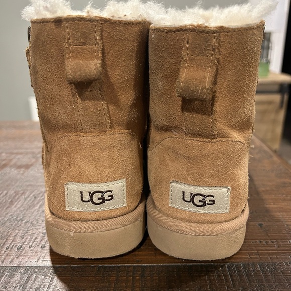 UGG Mini Boots. Size Women’s 7. Camel Color - Picture 5 of 7
